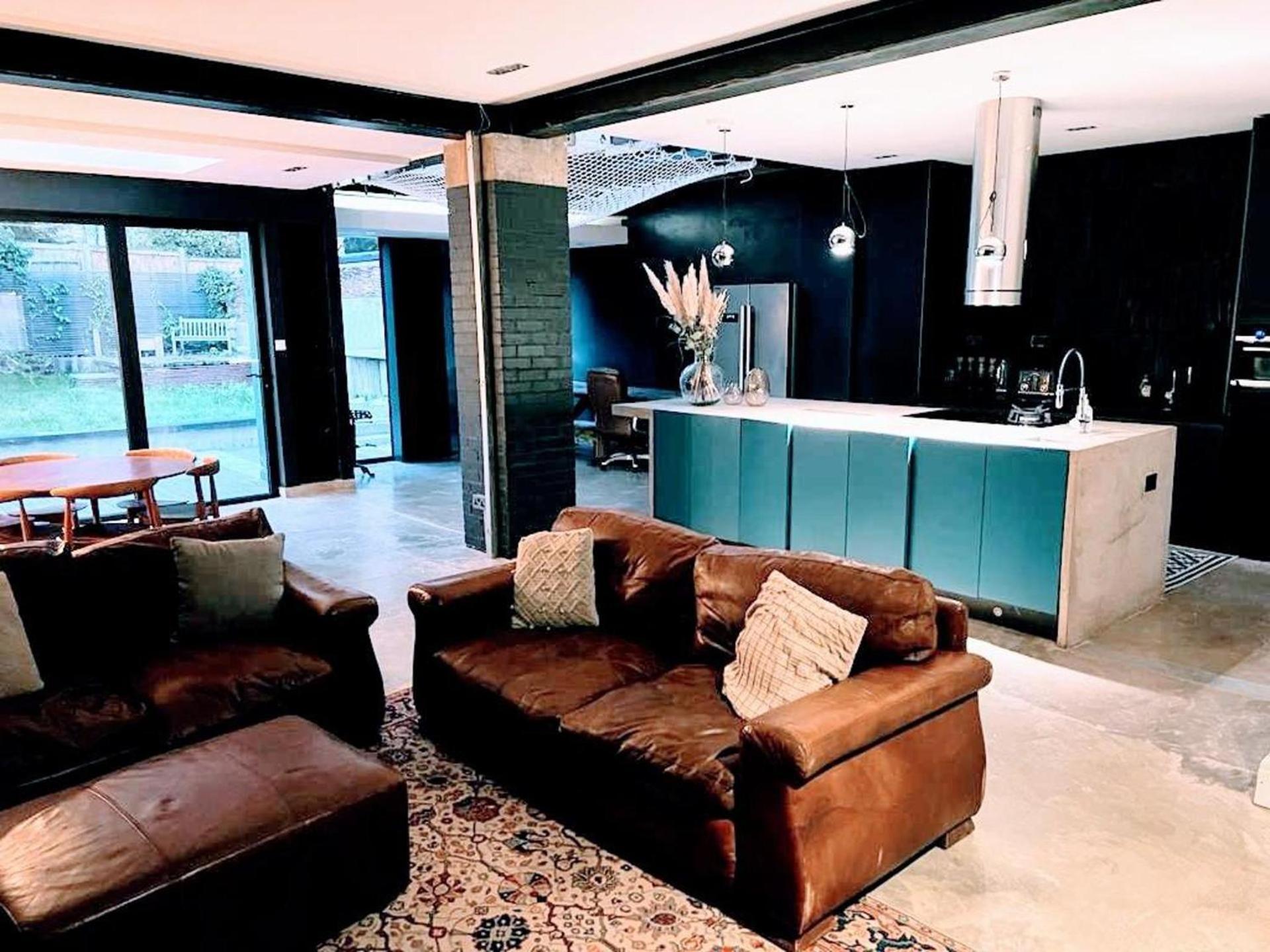 Remarkable 7-bed House In Casa vacanze