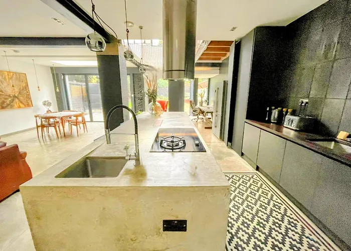 Remarkable 7-Bed House In London