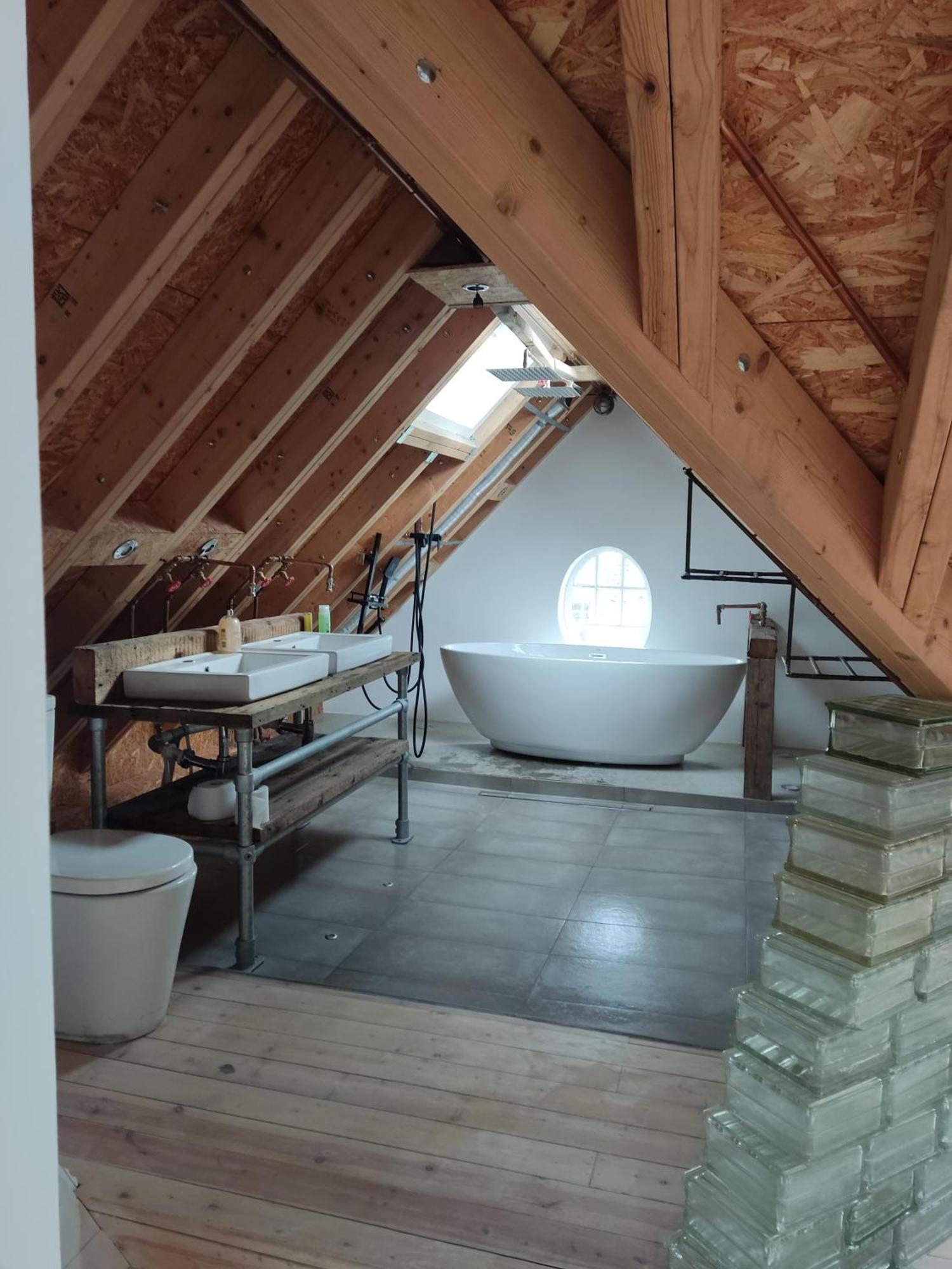 Ferienhaus Remarkable 7-bed House In *