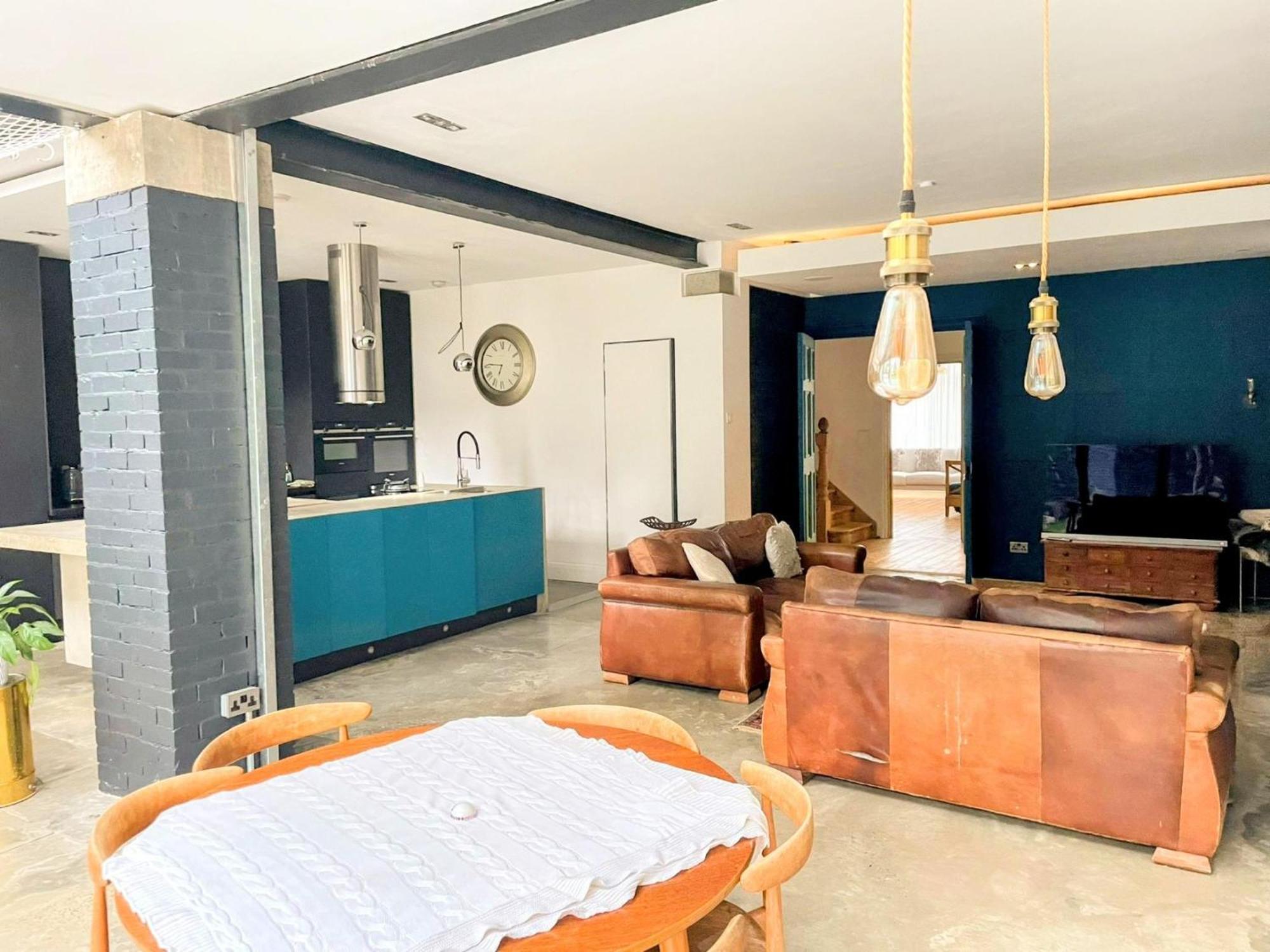 Ferienhaus Remarkable 7-bed House In London