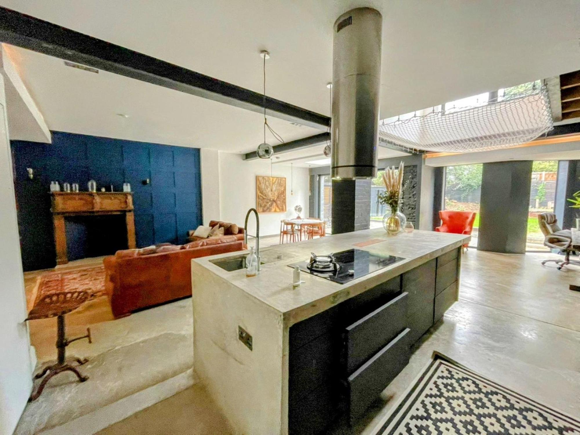 Remarkable 7-bed House In * London